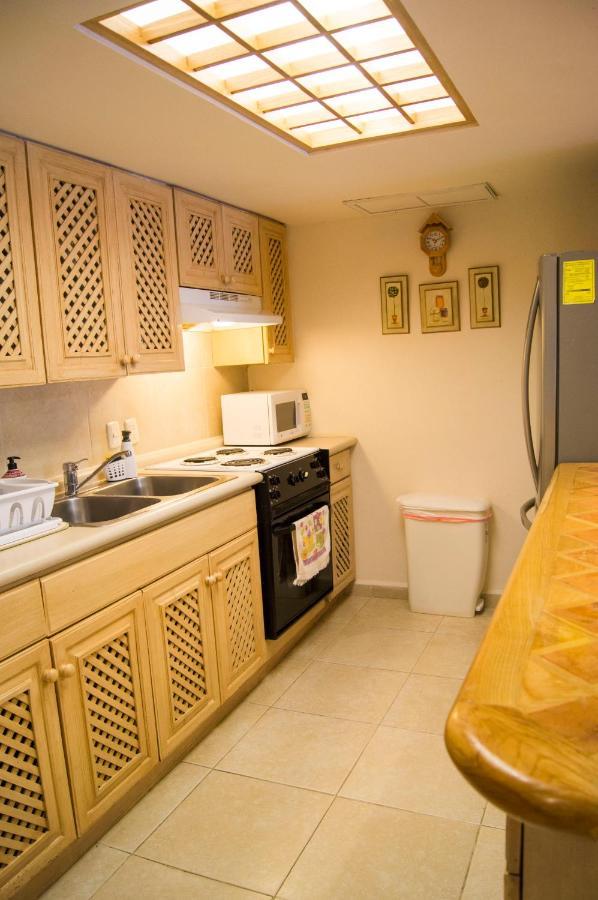 Cancun Beachfront Condo Екстер'єр фото