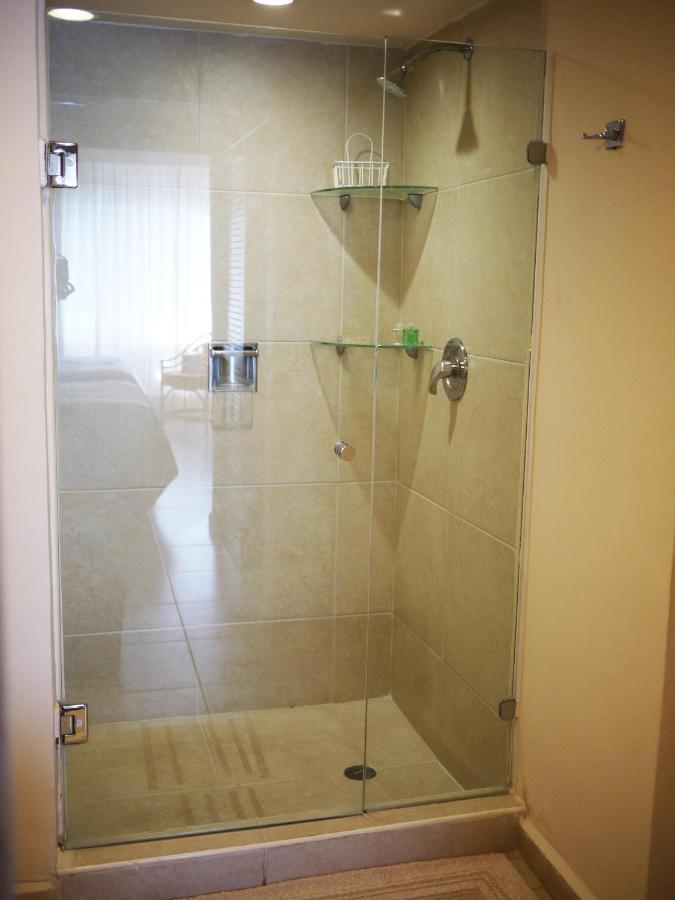 Cancun Beachfront Condo Екстер'єр фото