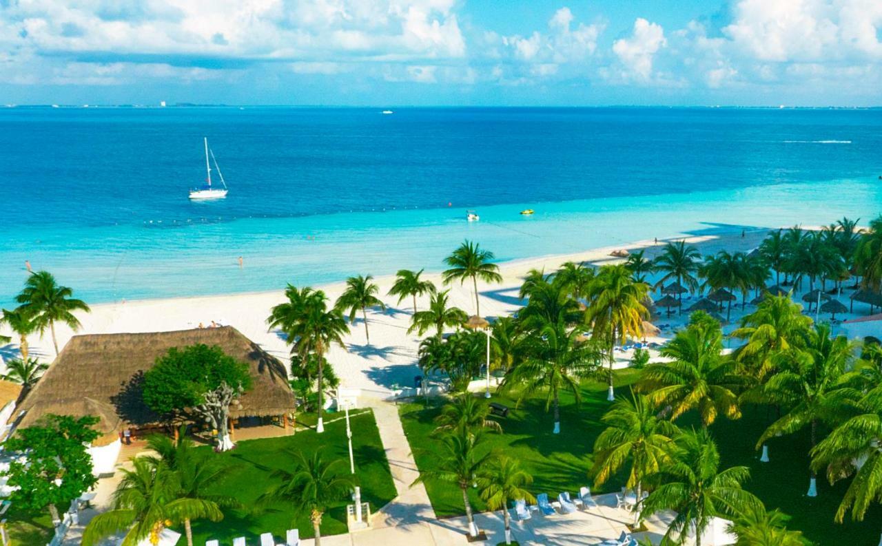 Cancun Beachfront Condo Екстер'єр фото