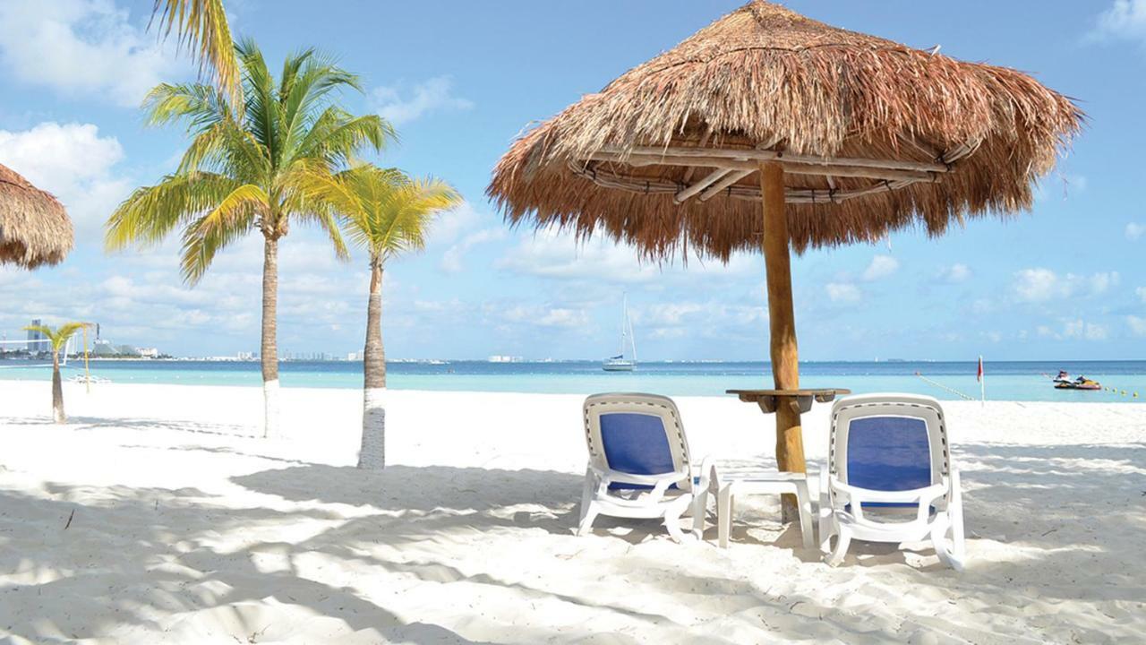 Cancun Beachfront Condo Екстер'єр фото
