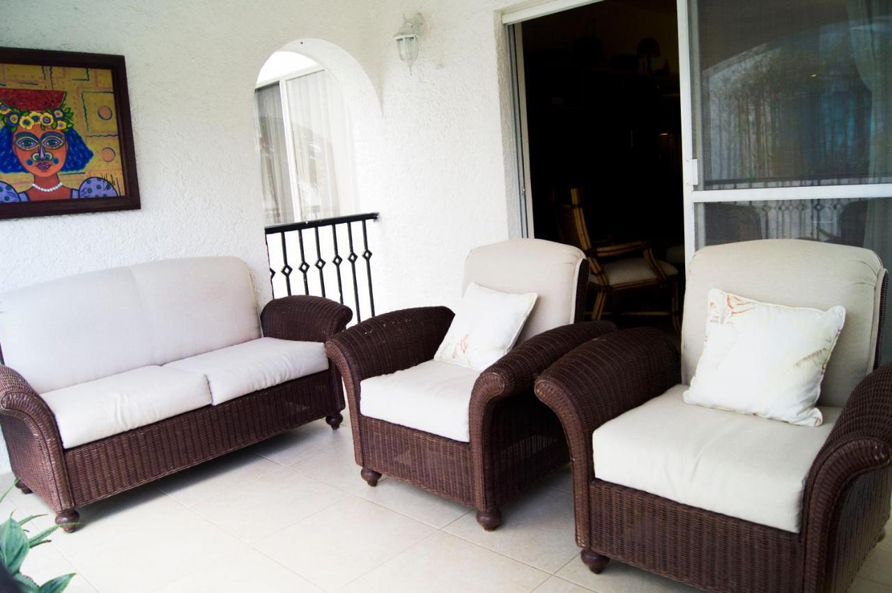 Cancun Beachfront Condo Екстер'єр фото